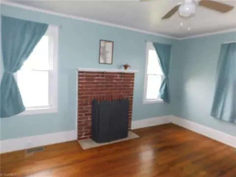 Living - 699 Red Brush Rd, Mount Airy, NC 27030 photo 6 of 6