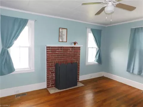 Living - 699 Red Brush Rd, Mount Airy, NC 27030 photo 5 of 6