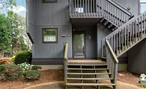 125 Cedar Cove Ln, Winston Salem, NC 27104
