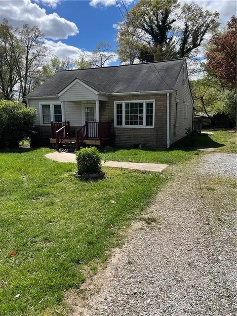 Exterior - 810 Mark St, High Point, NC 27260 photo 7 of 14