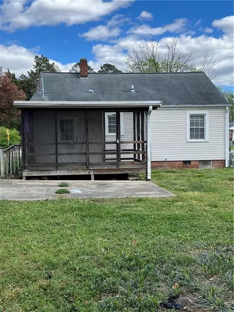 Exterior - 810 Mark St, High Point, NC 27260 photo 11 of 14