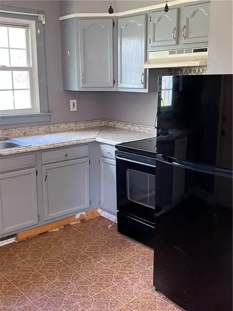 Kitchen - 810 Mark St, High Point, NC 27260 photo 2 of 4