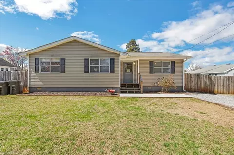 124 Vogler Dr, Winston Salem, NC 27107