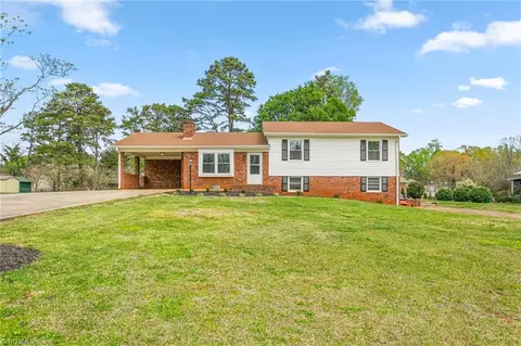 671 Green Meadows Dr, Lexington, NC 27292