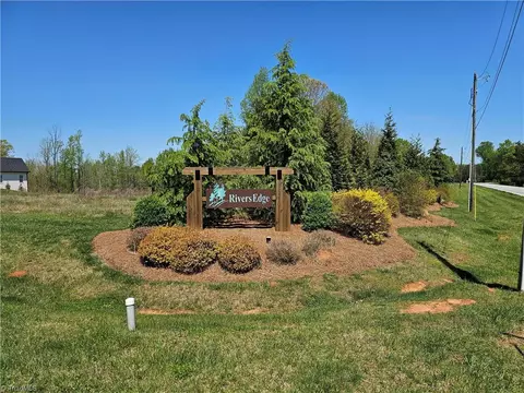 2514 Rivers Edge Rd, Summerfield, NC 27358