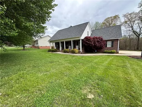 104 Polaris Dr, Mocksville, NC 27028