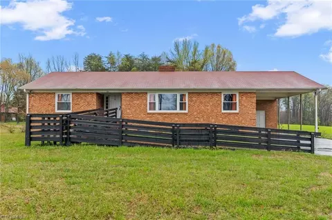 2011 Lynn Rd, Greensboro, NC 27405