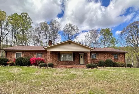 266 Pressley Ct, Taylorsville, NC 28681