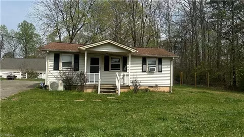 5536 Spotswood Cir, Summerfield, NC 27358