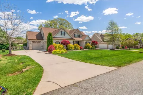 5950 Bostonian Dr, Greensboro, NC 27455