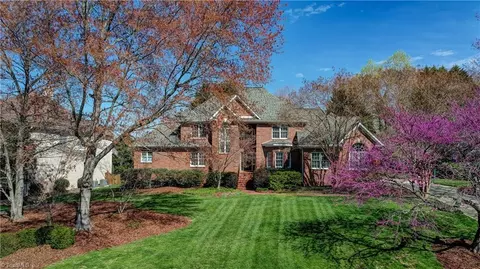 2002 Rockglen Ln, Greensboro, NC 27410