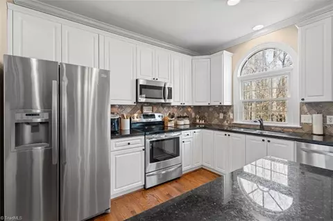 Kitchen - 3419 Tanglebrook Trl, Clemmons, NC 27012 photo 1 of 4
