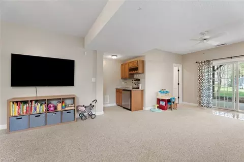 Living - 3419 Tanglebrook Trl, Clemmons, NC 27012 photo 5 of 6