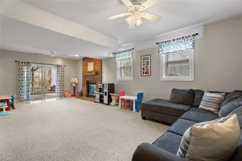 Living - 3419 Tanglebrook Trl, Clemmons, NC 27012 photo 4 of 6