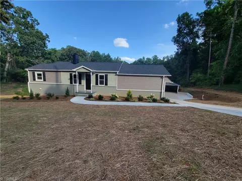 1213 Fairview Dr, Lexington, NC 27292