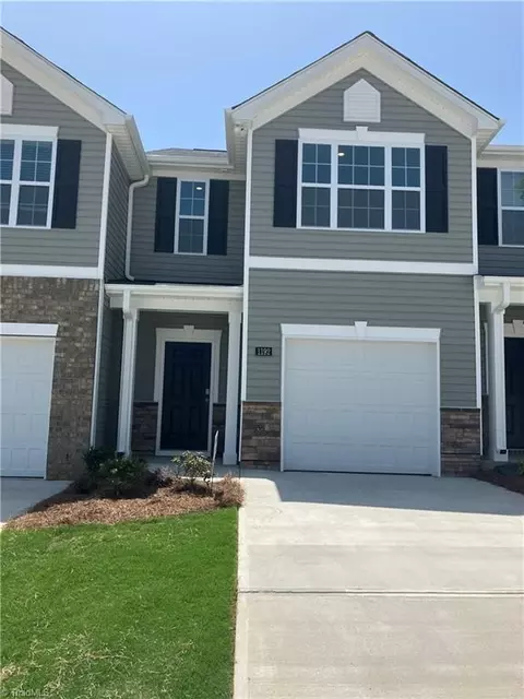 1192 Evelynnview Ln, Kernersville, NC 27284