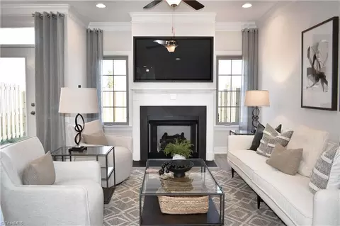 Living - 4755 Willowstone Dr #LOT 367, High Point, NC 27265 photo 3 of 4