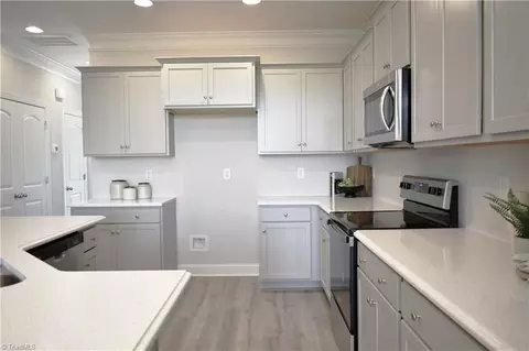 Kitchen - 4755 Willowstone Dr #LOT 367, High Point, NC 27265 photo 4 of 5