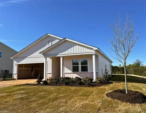 126 Cremello Dr, King, NC 27021