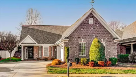 5852 Kenville Green Cir, Kernersville, NC 27284
