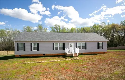 5110 Baker Rd, East Bend, NC 27018