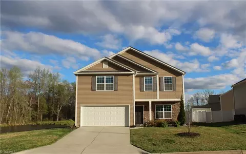 5402 Silverbrook Dr, Mcleansville, NC 27301