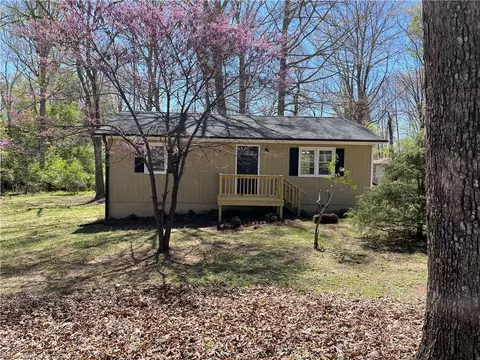 521 Wright Rd, Kernersville, NC 27284