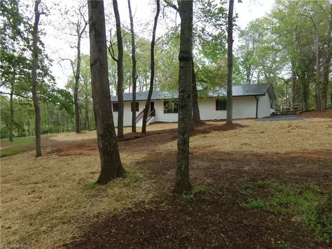 2376 Todd Dr, Trinity, NC 27370