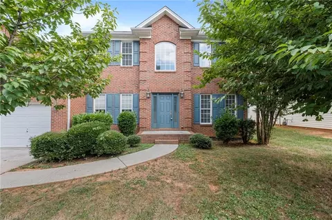 4112 Turnberry Park Ct, Pfafftown, NC 27040