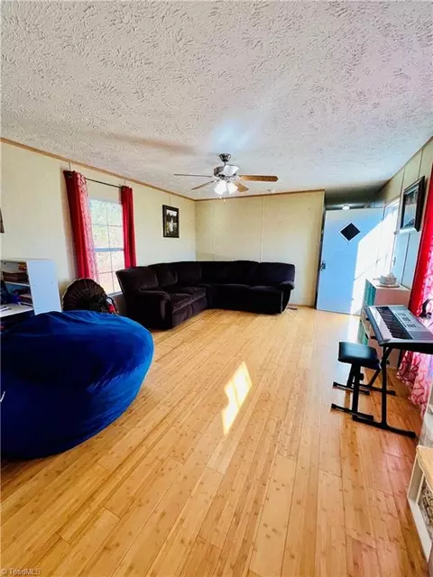 326 Huffman Fork Rd, Purlear, NC 28665 photo 9