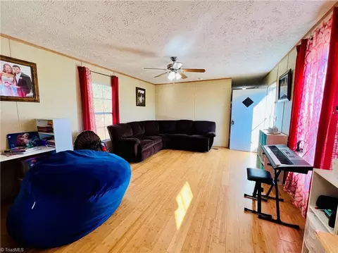 326 Huffman Fork Rd, Purlear, NC 28665 photo 8