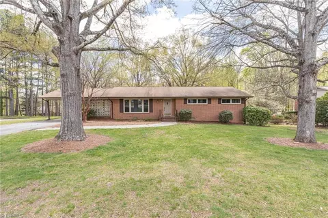1001 Sherwood Dr, Reidsville, NC 27320
