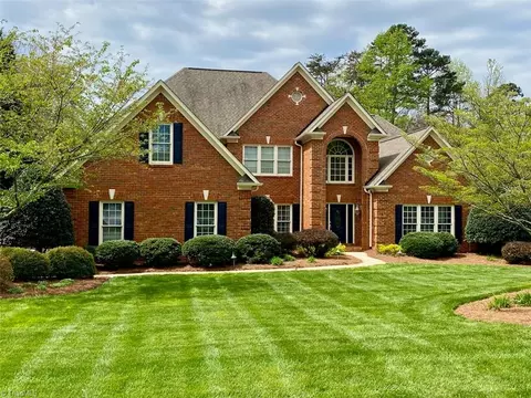 8 Sunfish Pt, Greensboro, NC 27455