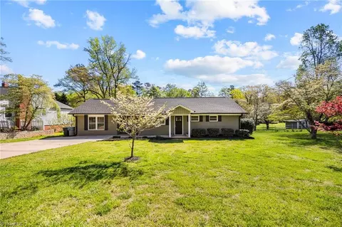 328 Sunset Dr, Asheboro, NC 27205
