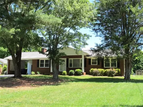 109 Old Cabin Ln, Kernersville, NC 27284