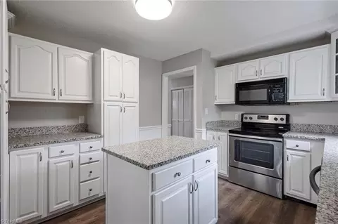 Kitchen - 4734 Parkway Dr, Trinity, NC 27370 photo 2 of 5