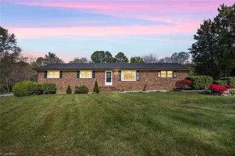 102 Hall St N, High Point, NC 27263