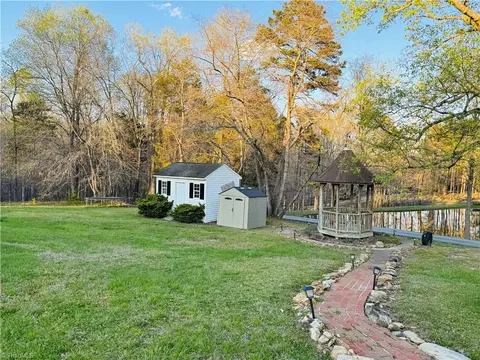 5416 Robbins Country Rd, Trinity, NC 27370 photo 3