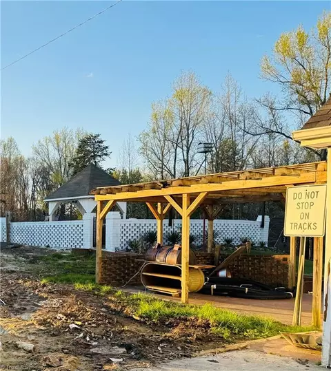 5416 Robbins Country Rd, Trinity, NC 27370 photo 5