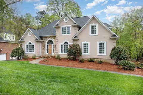 5017 Mayberry Ln, Winston Salem, NC 27106