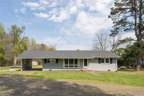 1166 Friendly Rd, Eden, NC 27288