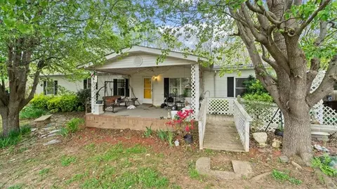 6654 Kerr Dr, Randleman, NC 27317