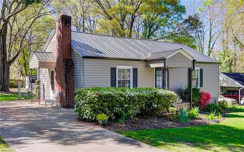 1346 Oak Grove Rd, Winston Salem, NC 27103