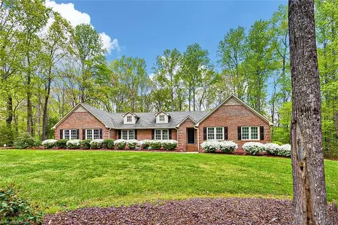 829 Laurel Dr, Asheboro, NC 27205