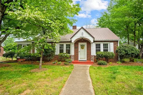 611 Westside Dr, Lexington, NC 27292