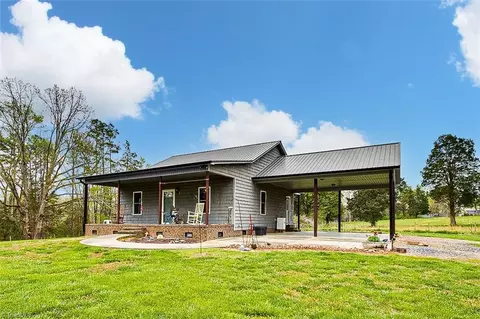 1749 Pine Hill Rd, Asheboro, NC 27205