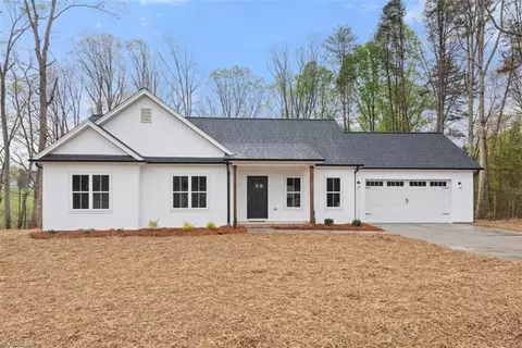 6825 Red Bank Rd, Germanton, NC 27019