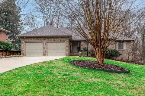 713 Huntington Dr, High Point, NC 27262