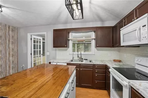 Kitchen - 274 Moser Rd, King, NC 27021 photo 3 of 5