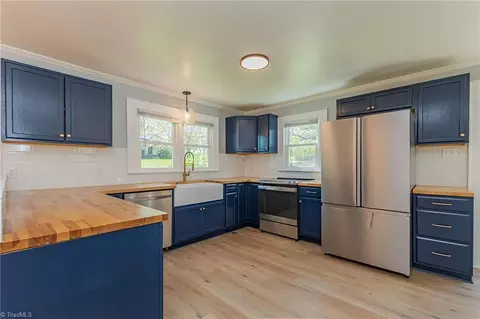 1723 Craver Rd, Lexington, NC 27295